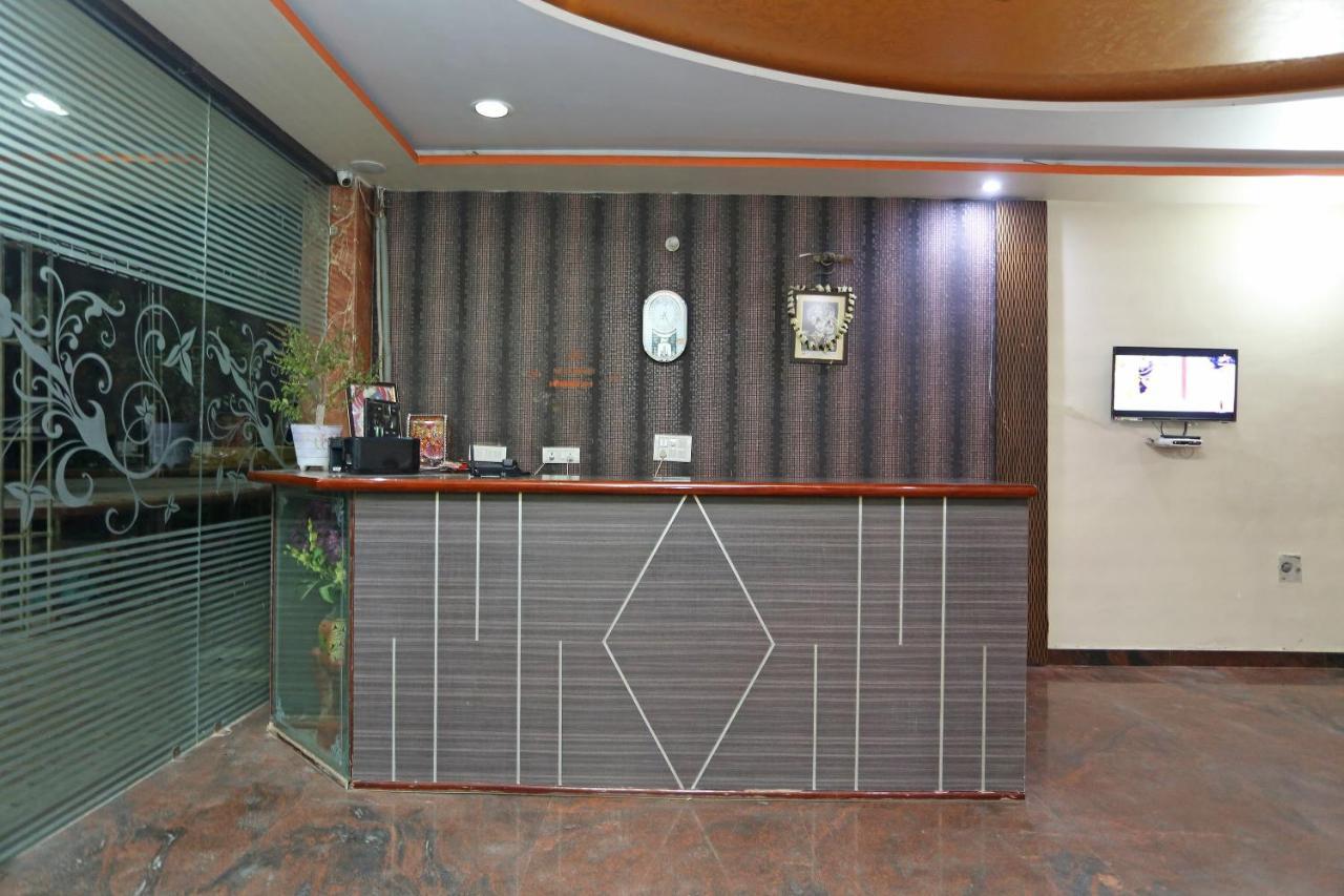 Oyo Hotel Krishna Greens Mathura Esterno foto